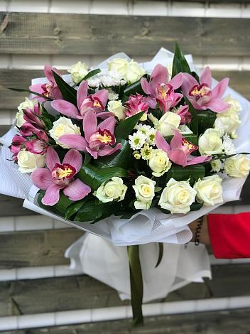 Букет цветов из: Розы и Хризантемы в Няндоме