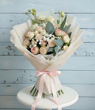 Букет цветов из:  Розы и Лизиантусы в Няндоме