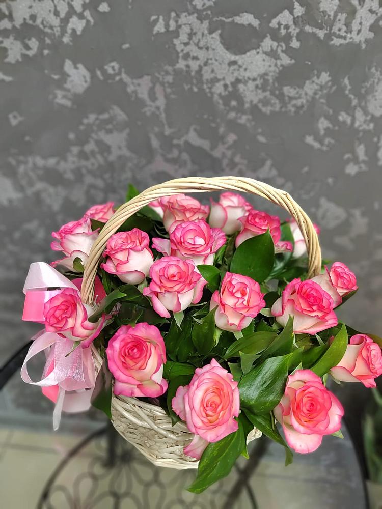 Цветочная композиция из Розы в корзине в Няндоме