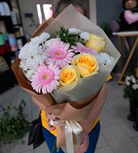 Букет цветов из:  Герберы, Розы и Хризантемы в Няндоме