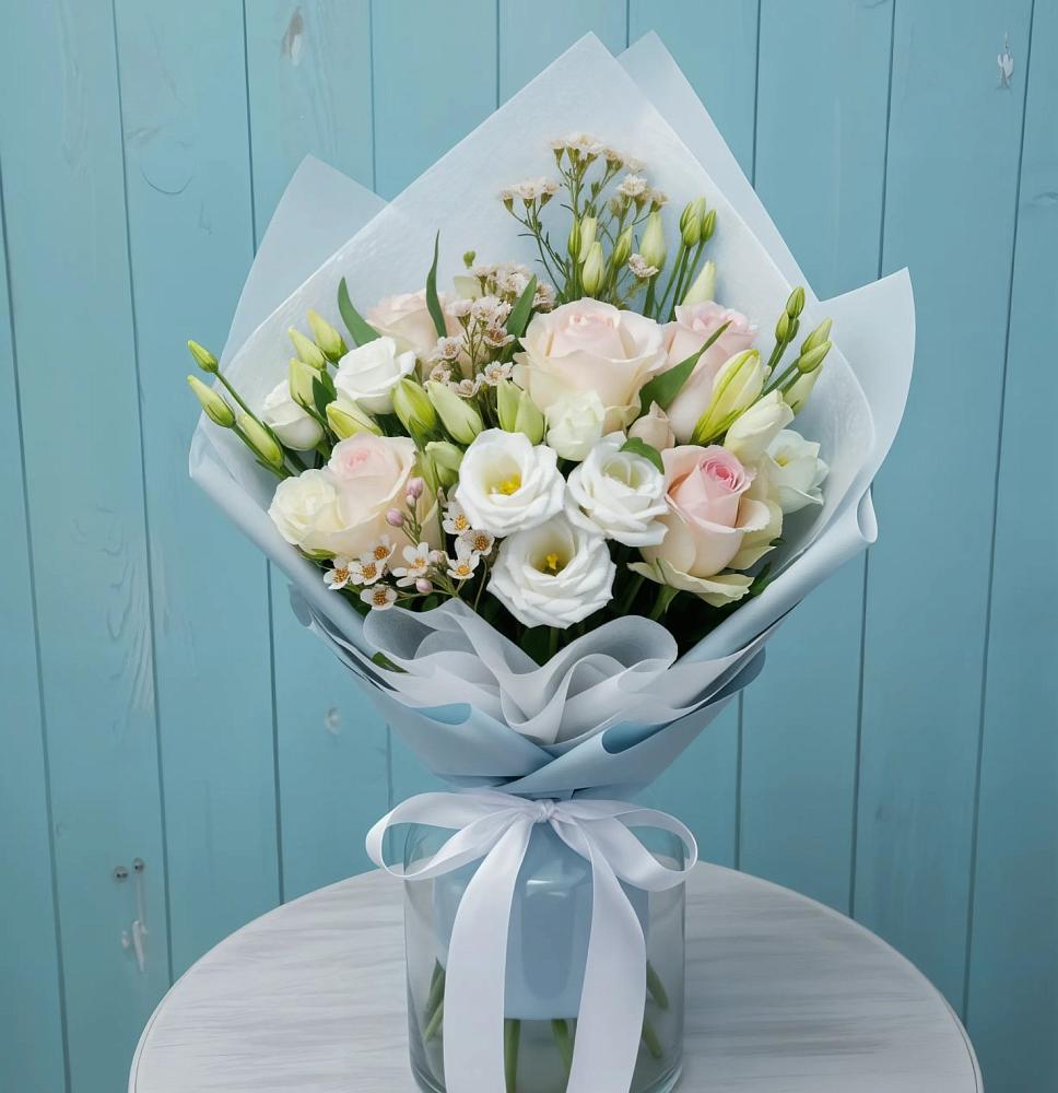 Букет цветов из: Розы и Лизиантусы в Няндоме