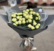 Букет Белые кустовые розы Солинеро в Няндоме
