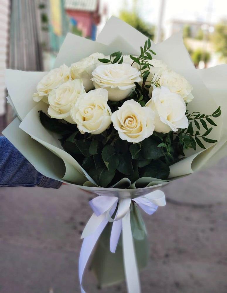 Букет Белые розы Проуд в Няндоме