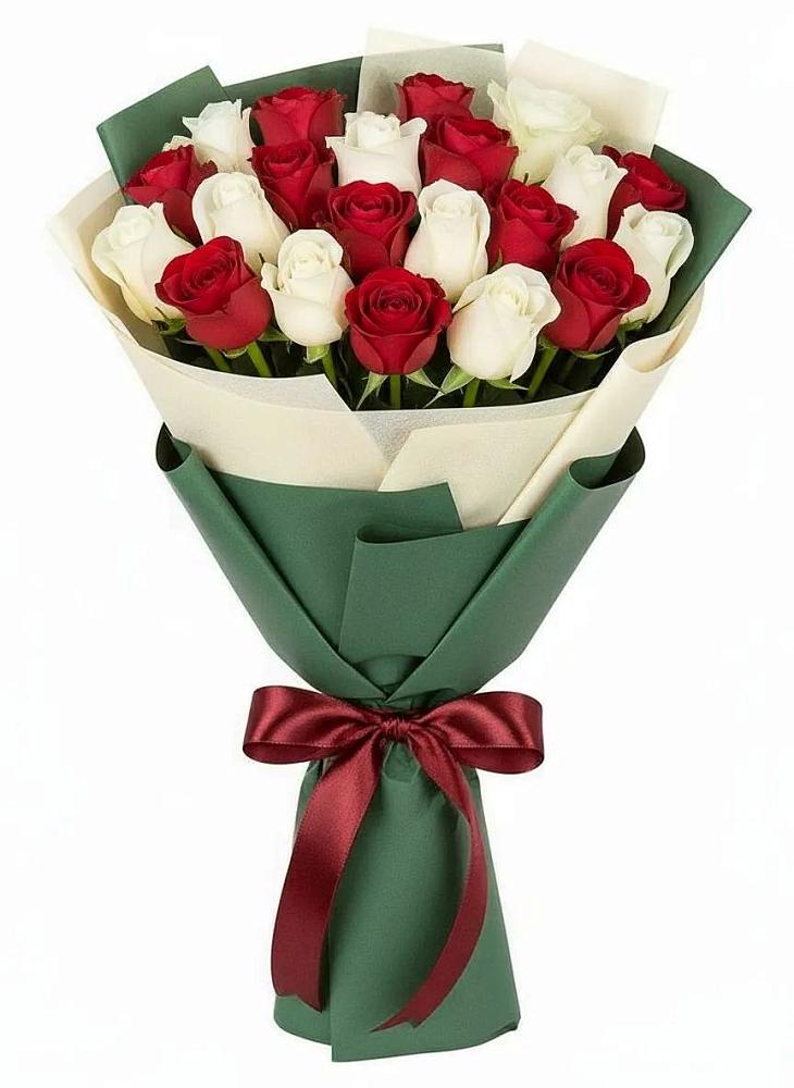 Букет Микс из красных и белых роз в Няндоме