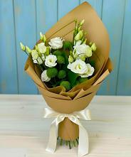 Букет цветов из:  Хризантемы и Лизиантусы в Няндоме