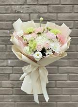 Букет цветов из:  Гвоздики, Розы, Лизиантусы и Хризантемы в Няндоме