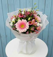 Букет цветов из:  Герберы, Альстромерии и Лизиантусы в Няндоме