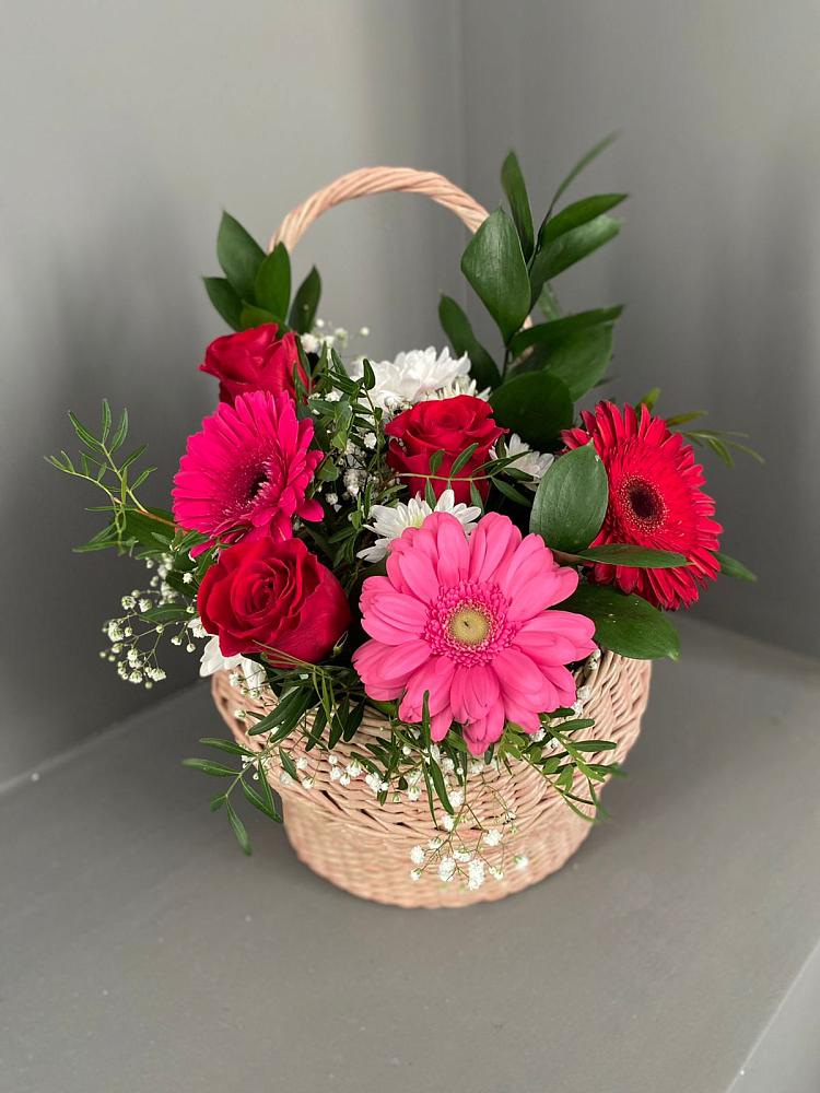 Цветочная композиция из Розы, Хризантемы и Герберы в корзине в Няндоме
