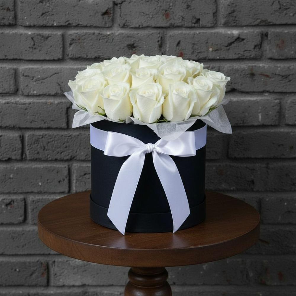 Цветочная композиция из Розы в шляпной коробке в Няндоме