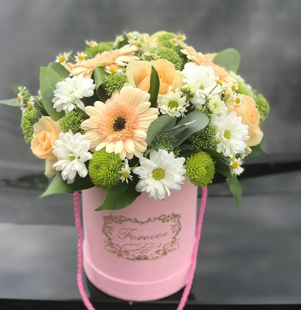 Цветочная композиция из Розы, Герберы и Хризантемы в шляпной коробке в Няндоме