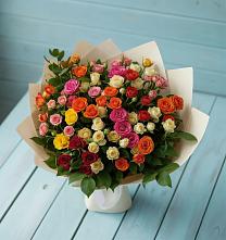 Букет Микс из разноцветных кустовых роз в Няндоме