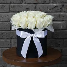 Цветочная композиция из Розы в шляпной коробке в Няндоме