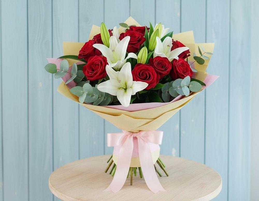 Букет цветов из: Лилии и Розы в Няндоме